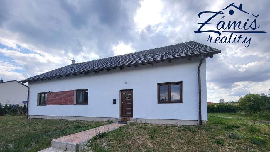 Pronájem byty 2+kk, 40 m² - Kladno - Švermov
