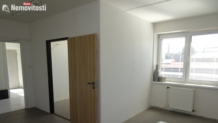 Pronájem kanceláře 70 m², Pardubice V