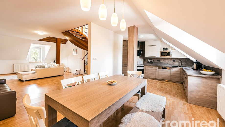 Prodej byty 5+kk, 154 m² - Žďár nad Sázavou 1