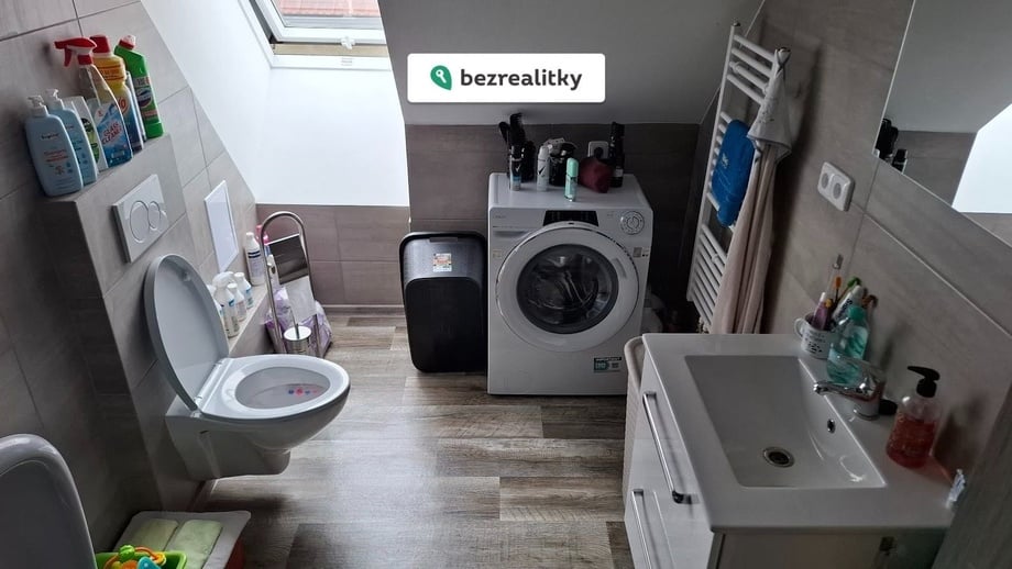 Prodej byty 3+1, 74 m² - Povrly