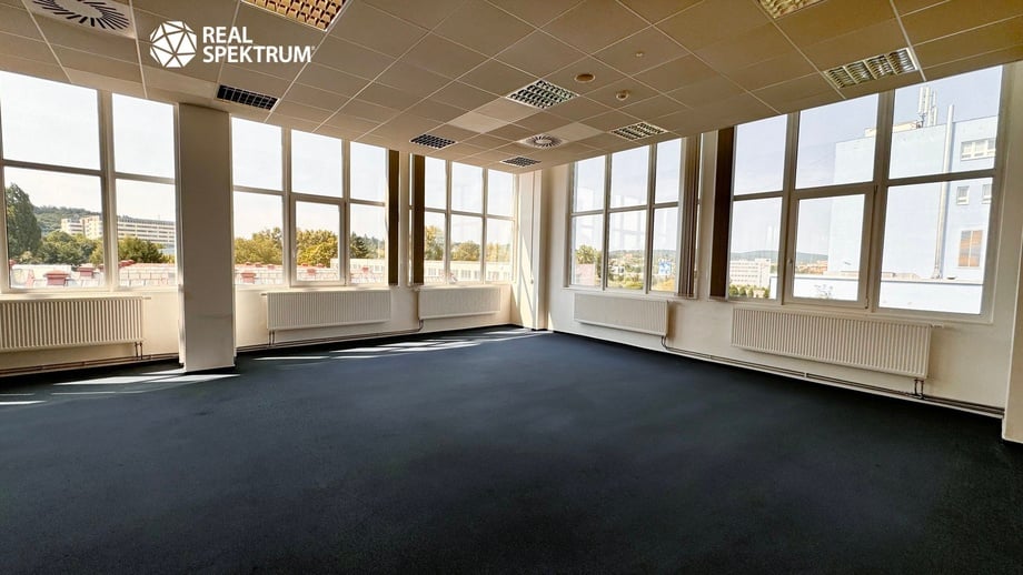 Pronájem kanceláře, 626 m² - Brno - Královo Pole