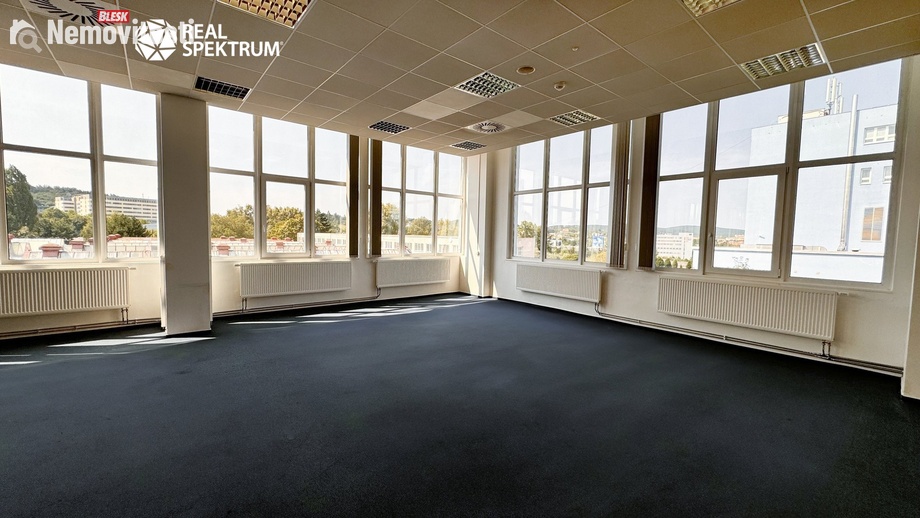 Pronájem kanceláře 626 m², Brno - Královo Pole