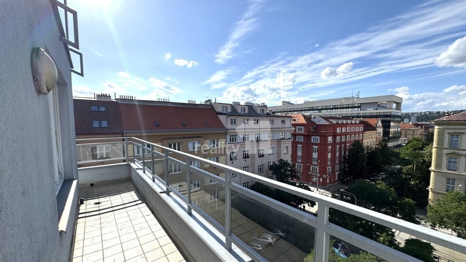 Pronájem byty 2+kk, 77 m² - Praha - Holešovice