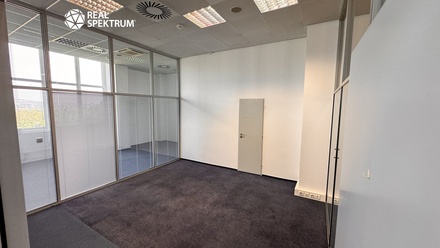 Pronájem kanceláře 1 385 m², Brno - Královo Pole