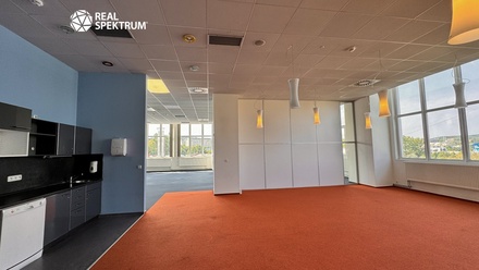 Pronájem kanceláře 1 385 m², Brno - Královo Pole