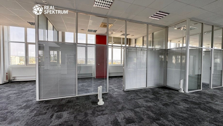 Pronájem kanceláře, 1 145 m² - Brno - Královo Pole