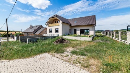 Prodej rodinného domu 470 m², Podviní