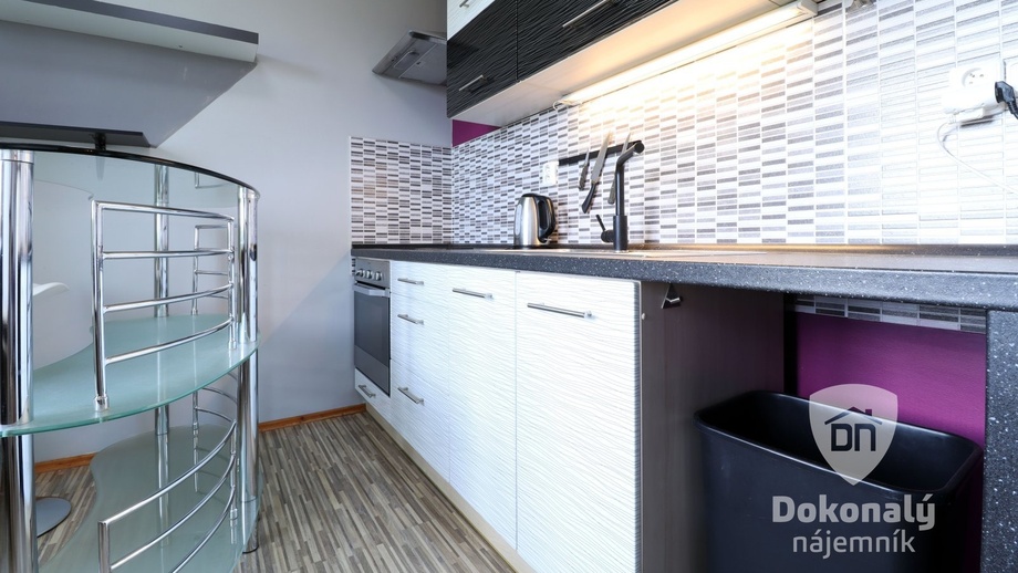 Pronájem bytu 1+kk 32 m², Klecany