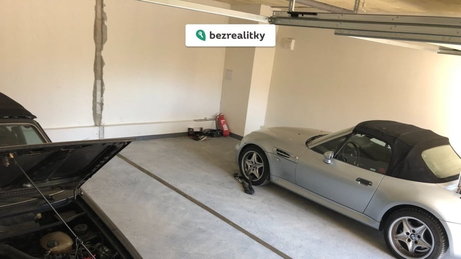 Prodej garáže, 50 m² - Králův Dvůr