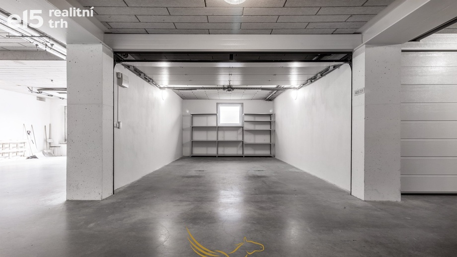 Prodej garáže 30 m², Holubice