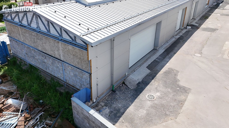 Pronájem skladu 867 m², Městec Králové