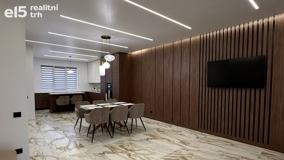 Prodej vícegeneračního domu 122 m², Užgorod, Ukrajina