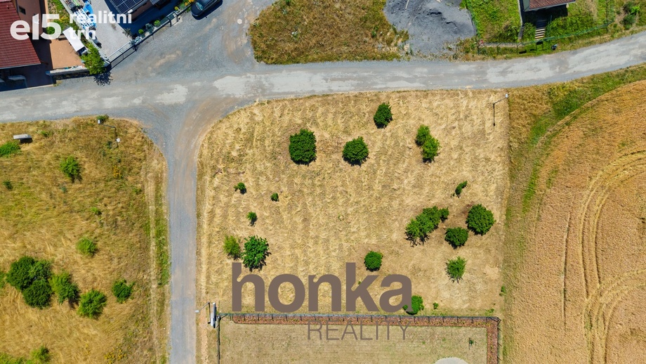 Prodej stavebního pozemku 1 162 m², Bavoryně - U Vodojemu