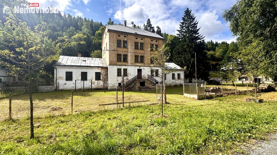 Prodej rodinného domu 1 220 m², Planá - Pavlovice