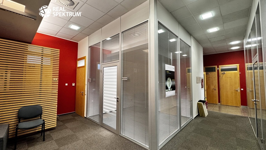 Pronájem kanceláře, 247 m² - Brno - Královo Pole