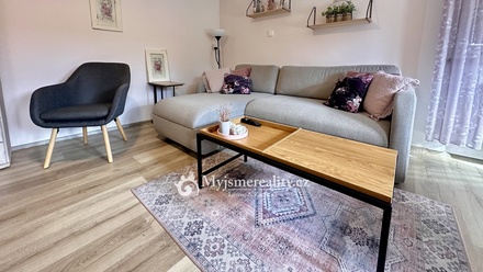 Prodej rodinného domu 250 m², Znojmo - Oblekovice