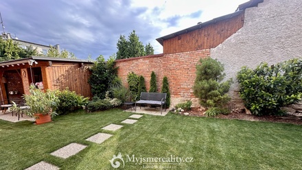 Prodej rodinného domu 250 m², Znojmo - Oblekovice