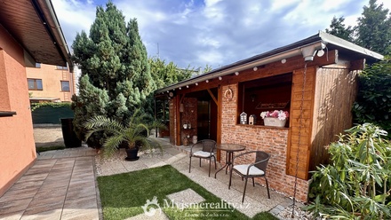 Prodej rodinného domu 250 m², Znojmo - Oblekovice