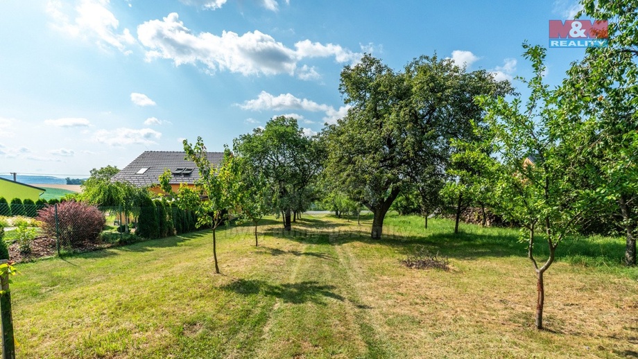 Prodej stavebního pozemku 3 276 m², Viničné Šumice