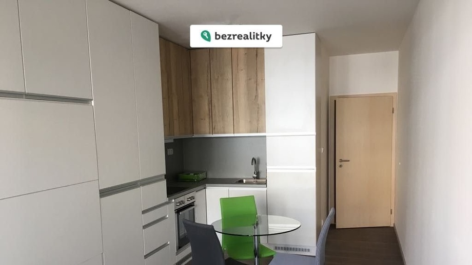 Prodej byty 1+kk, 29 m² - Praha - Střížkov