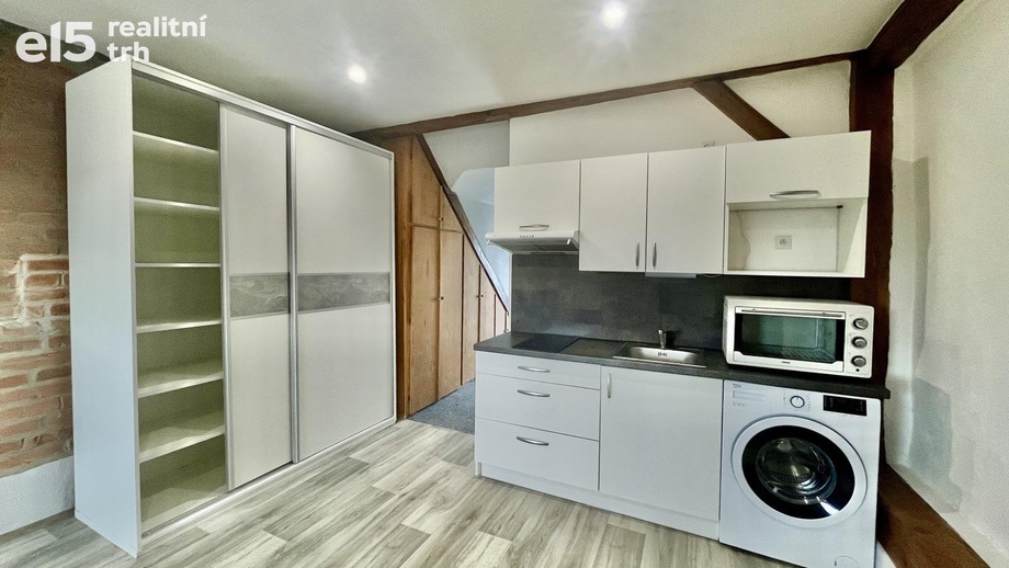 Pronájem bytu 1+kk 30 m², Holýšov