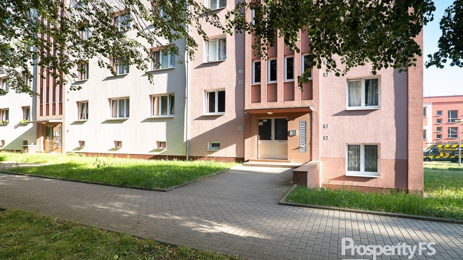 Prodej bytu 1+1 35 m², Ostrov