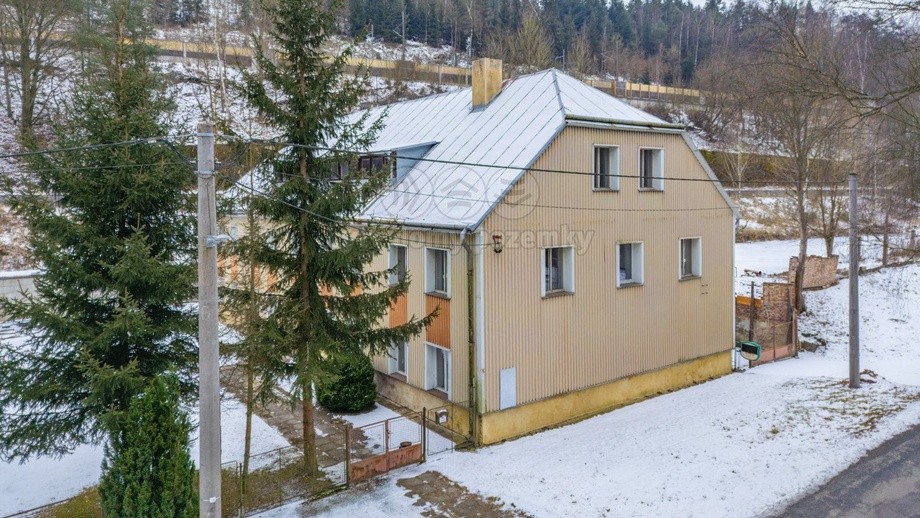 Prodej rodinného domu 1 172 m², Planá - Pavlovice