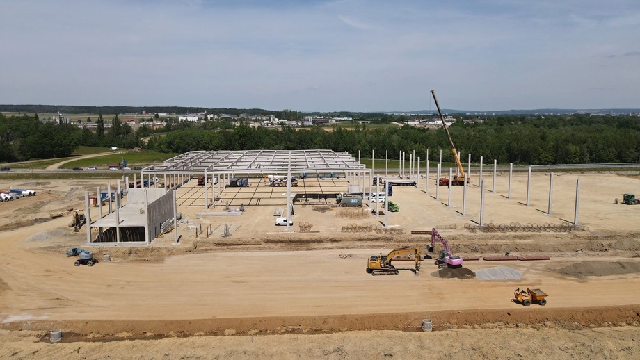 Pronájem výrobního prostoru 6 000 m², Velký Osek