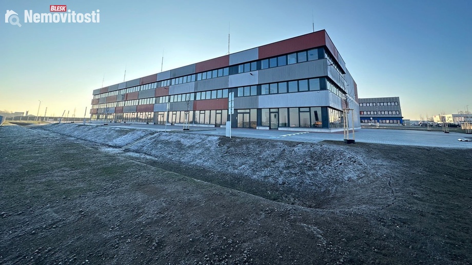 Pronájem výrobního prostoru 1 100 m², Praha