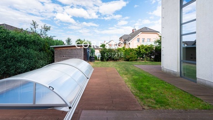 Prodej rodinného domu 392 m², Praha - Kbely