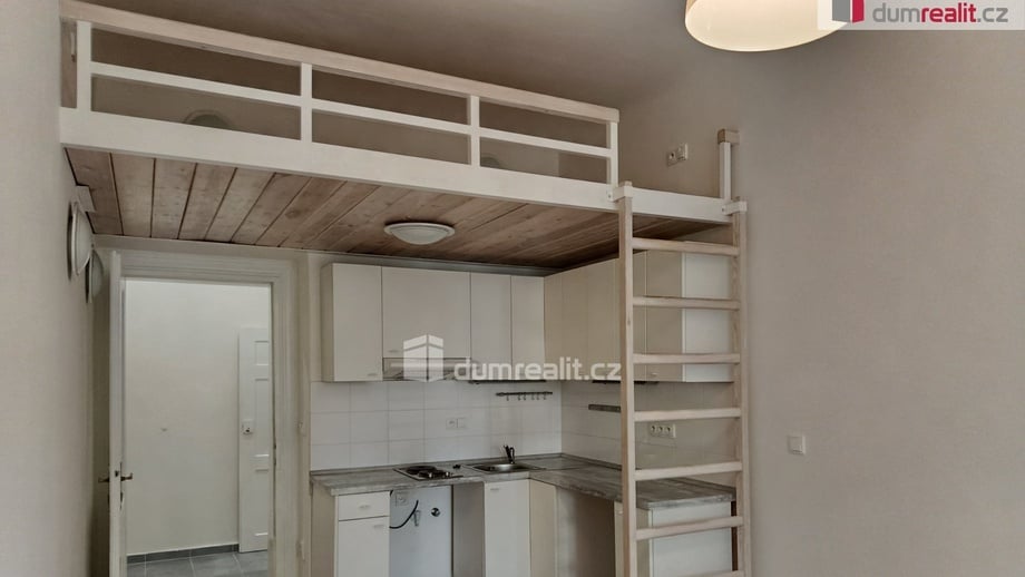 Pronájem bytu 1+kk 21 m², Praha 10