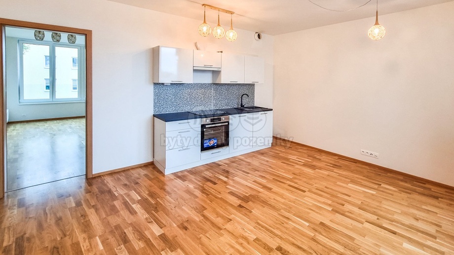Pronájem bytu 2+kk 57 m², Praha 8