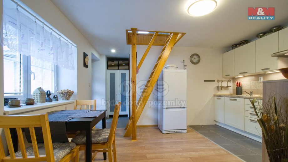 Prodej rodinného domu 216 m², Bžany - Lhenice
