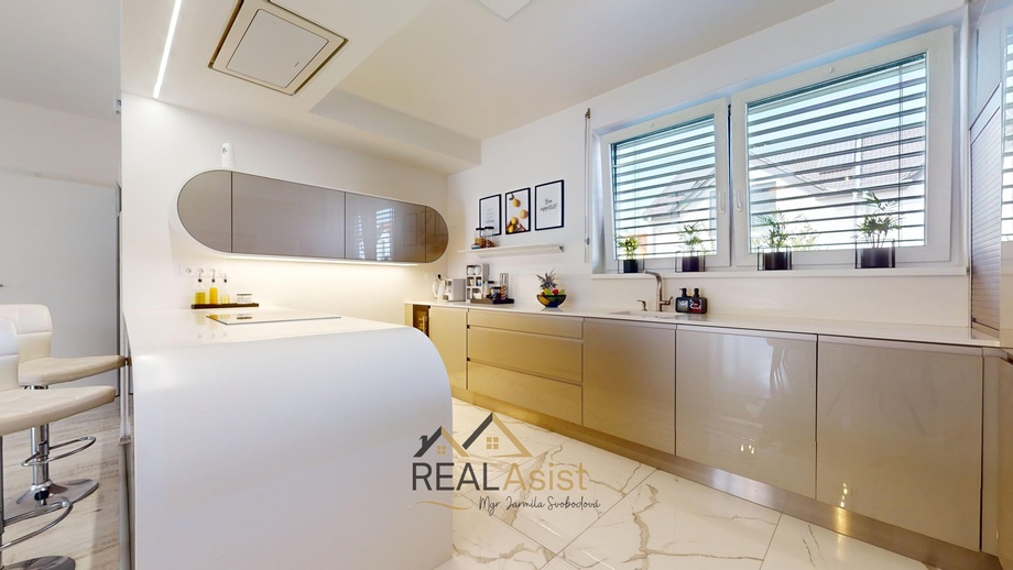 Prodej rodinného domu 139 m², Holasice