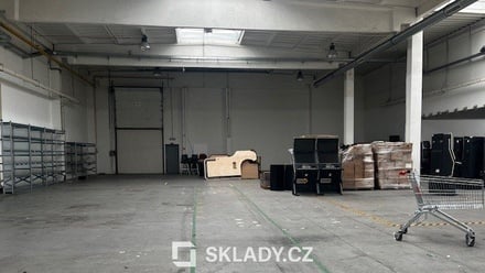Pronájem skladu 1 700 m², Brno
