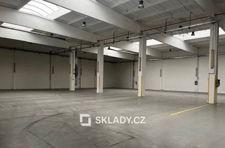 Pronájem skladu 1 700 m², Brno