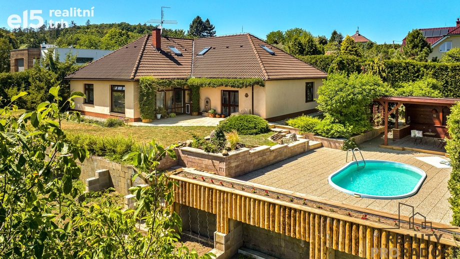 Prodej rodinného domu 240 m², Králův Dvůr