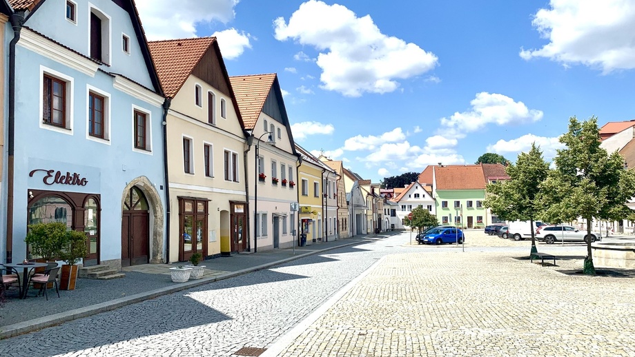 Pronájem obchodního prostoru 80 m², Planá