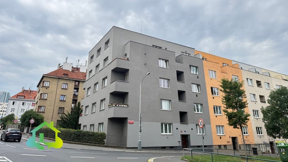 Pronájem bytu 1+kk 36 m², Praha - Nusle