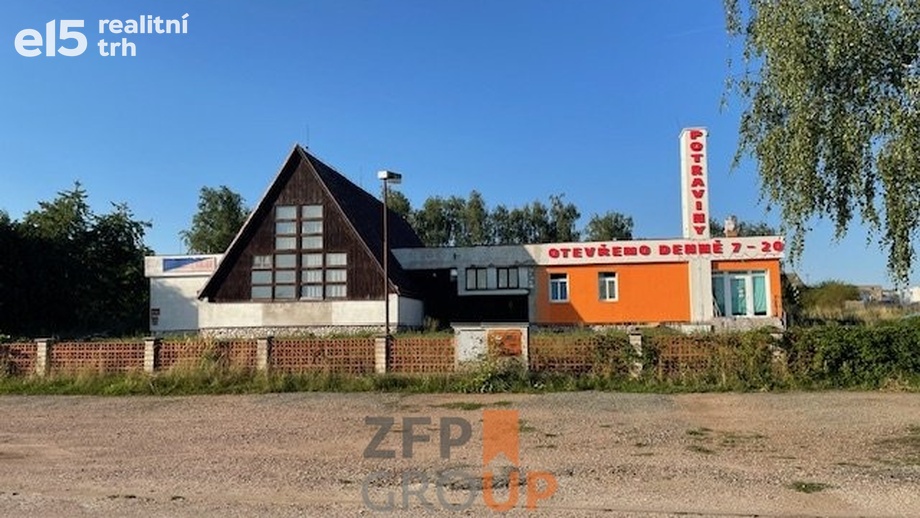 Prodej rodinného domu 370 m², Prasek
