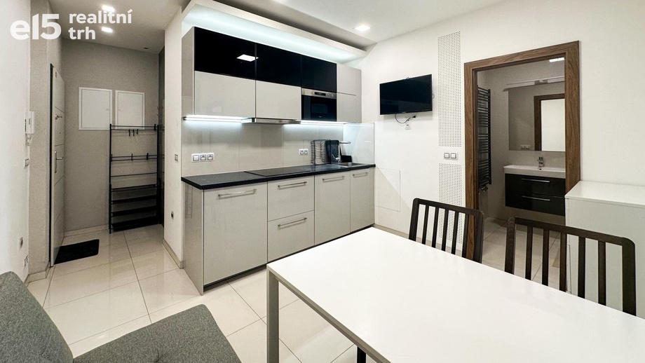 Pronájem bytu 3+kk 46 m², Praha 8, Karlín