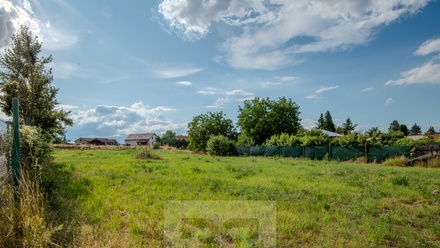 Prodej stavebního pozemku 940 m², Hrobce