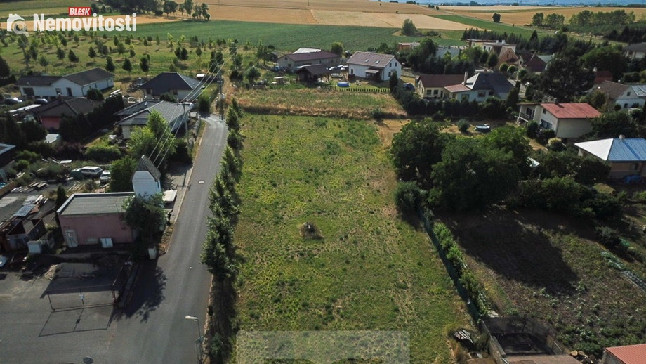 Prodej stavebního pozemku 940 m², Hrobce