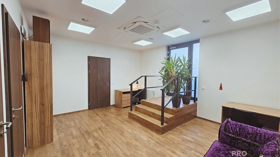 Pronájem obchodního prostoru 105 m², Praha 5