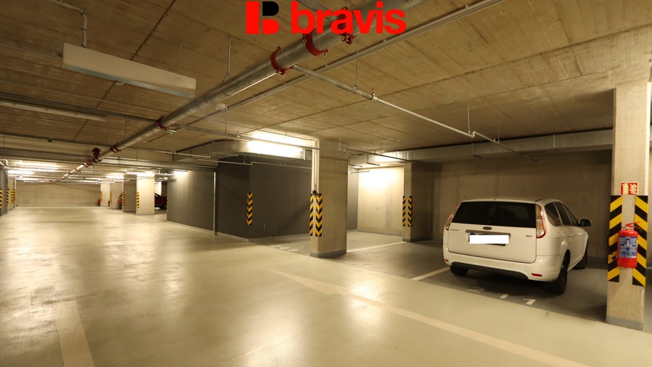 Pronájem garážového stání 15 m², Brno - Ponava