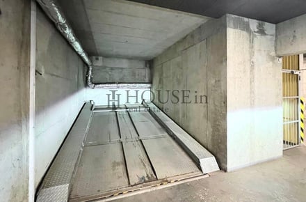 Pronájem garážového stání 15 m², Praha - Vršovice