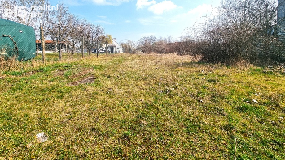 Prodej komerčního pozemku 1 896 m², Břeclav