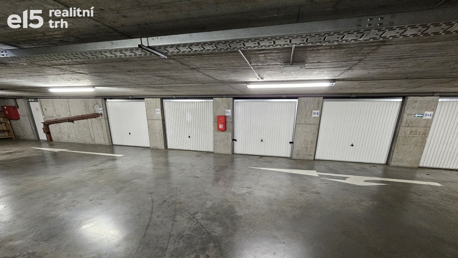 Prodej garáže 16 m², Praha - Strašnice