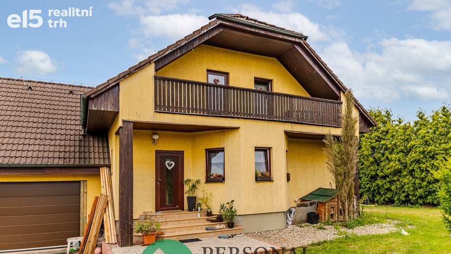 Prodej rodinného domu 206 m², Malý Újezd