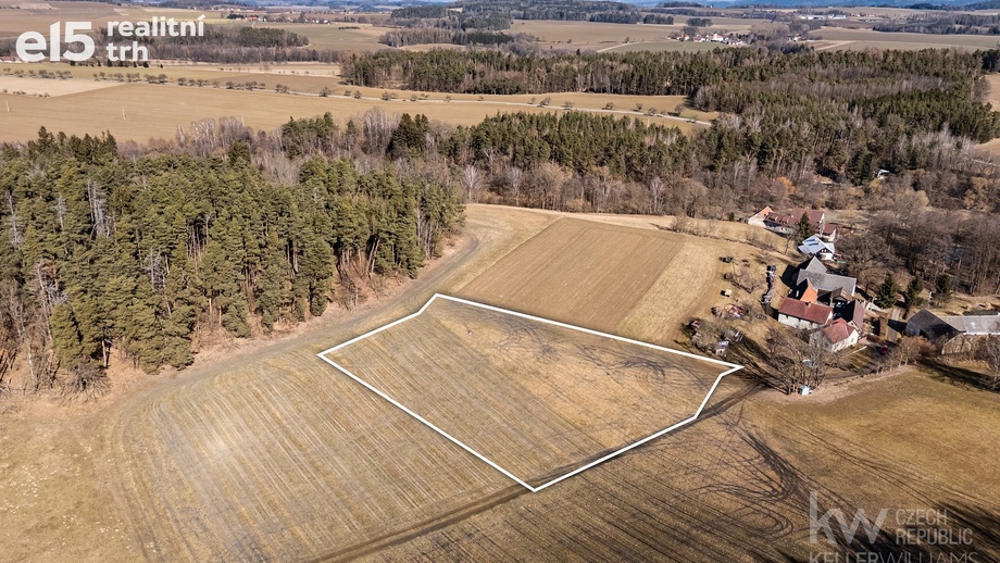 Prodej stavebního pozemku 5 827 m², Slapsko